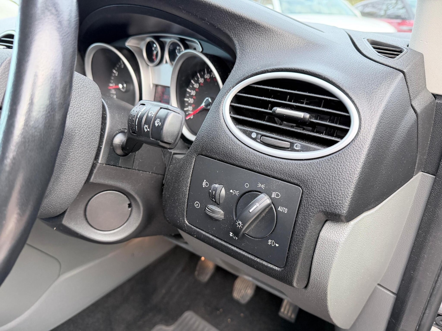 Used Ford Focus 2010 for sale - 76551892: Photo 27