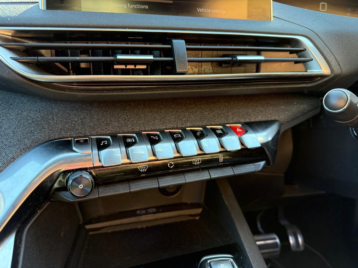 Used Peugeot 3008 2019 for sale - 76325977: Photo 24