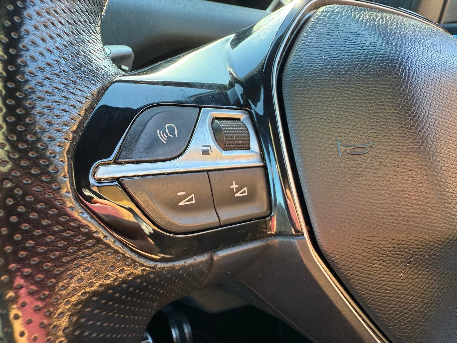 Used Peugeot 3008 2019 for sale - 76325977: Photo 25