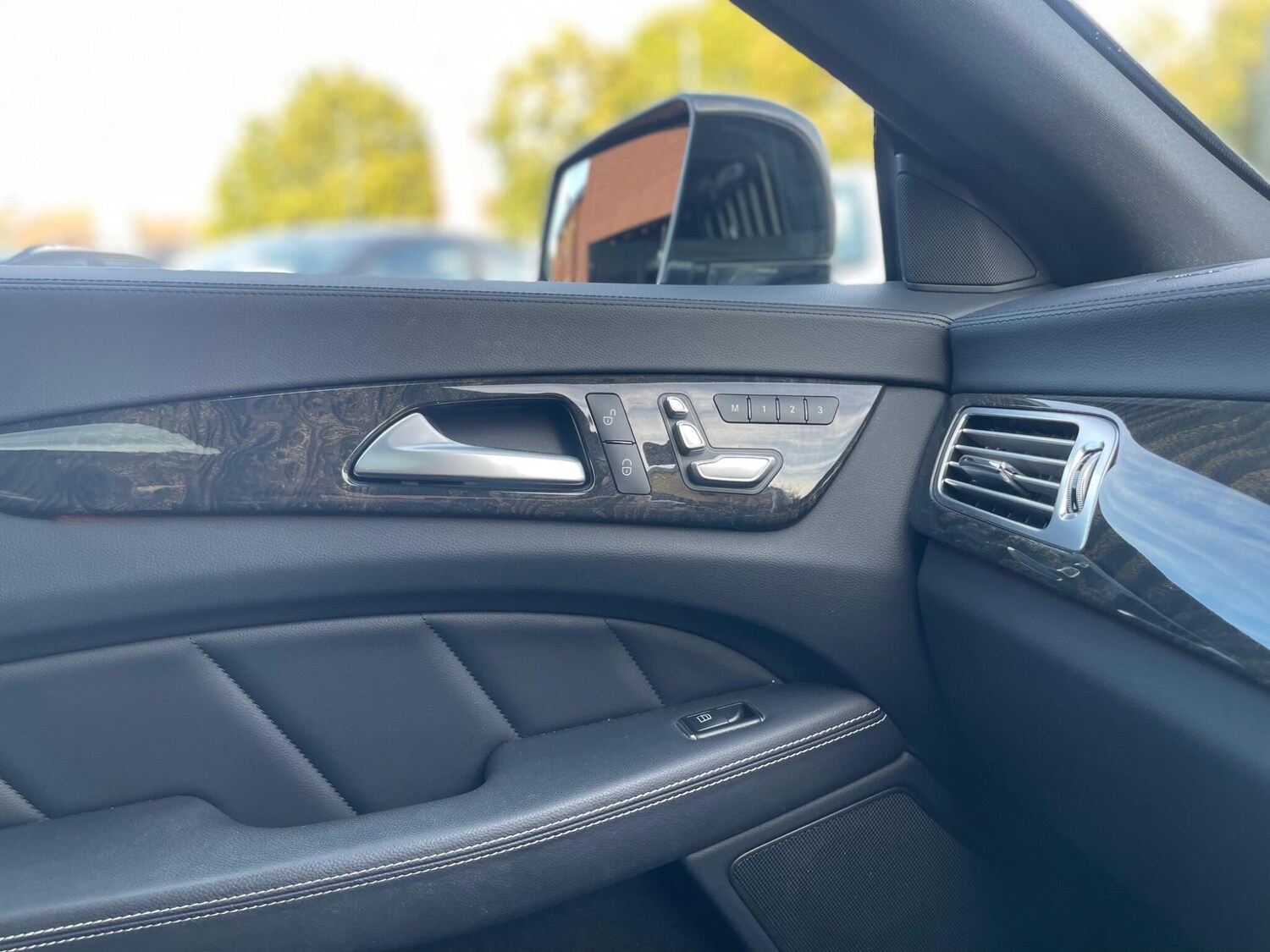 Used Mercedes-Benz CLS 2018 for sale - 76551867: Photo 35