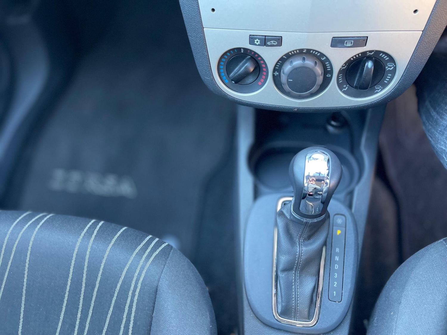 Used Vauxhall Corsa 2008 for sale - 77097933: Photo 18