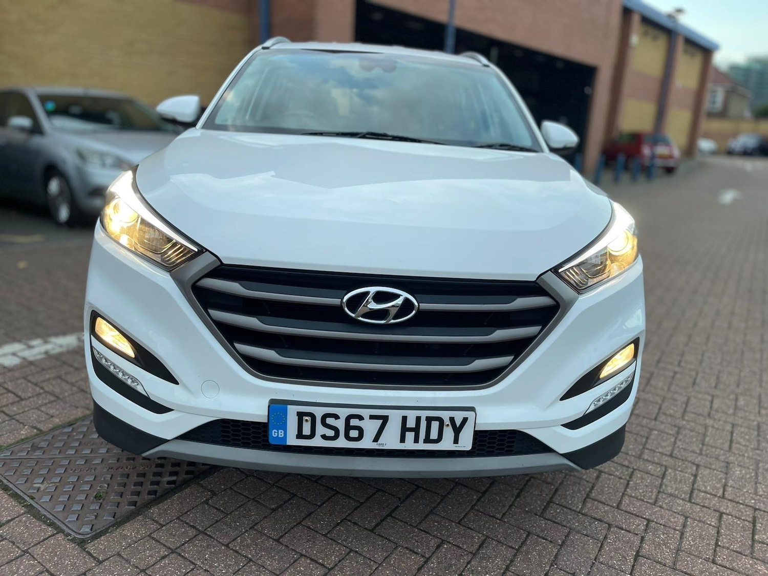 Used Hyundai TUCSON 2017 for sale - 76551897: Photo 2