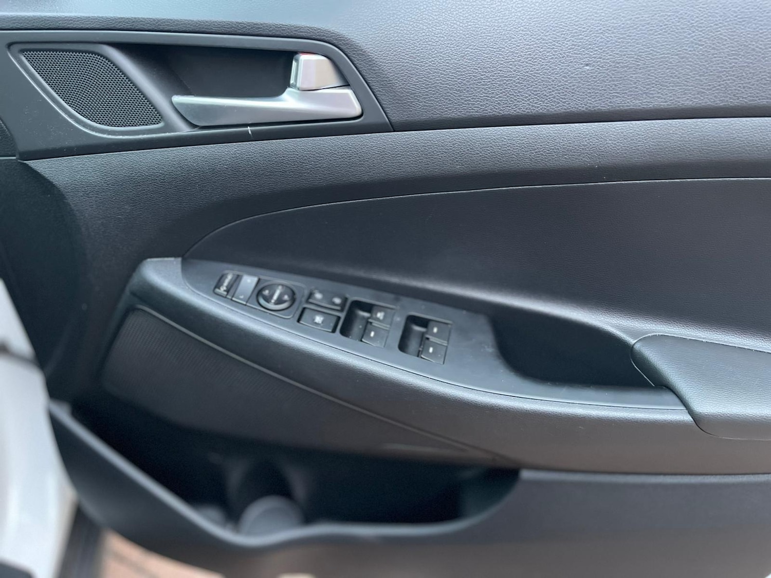 Used Hyundai TUCSON 2017 for sale - 76551897: Photo 30