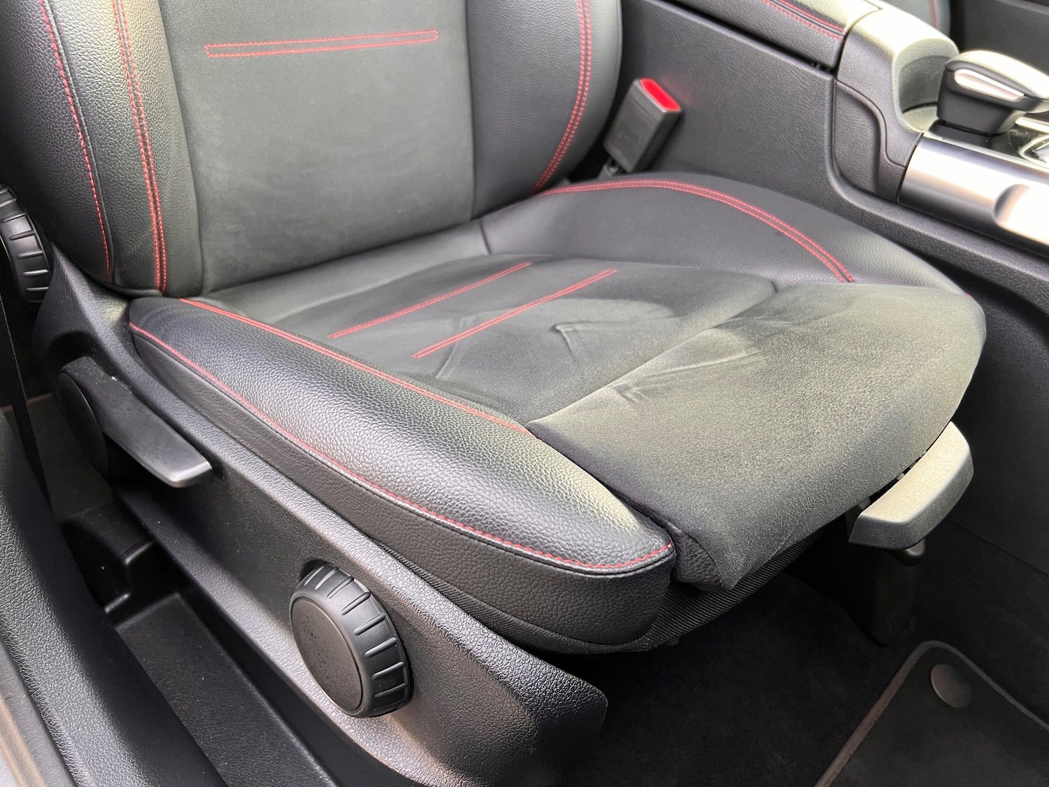 Used Mercedes-Benz GLB 2020 for sale - 76326749: Photo 33