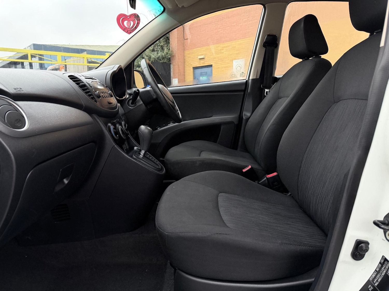 Used Hyundai i10 2013 for sale - 77081530: Photo 27