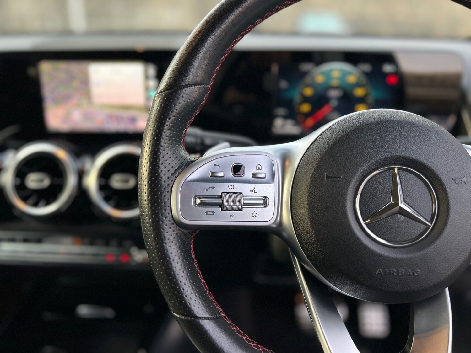 Used Mercedes-Benz GLB 2020 for sale - 76551887: Photo 30