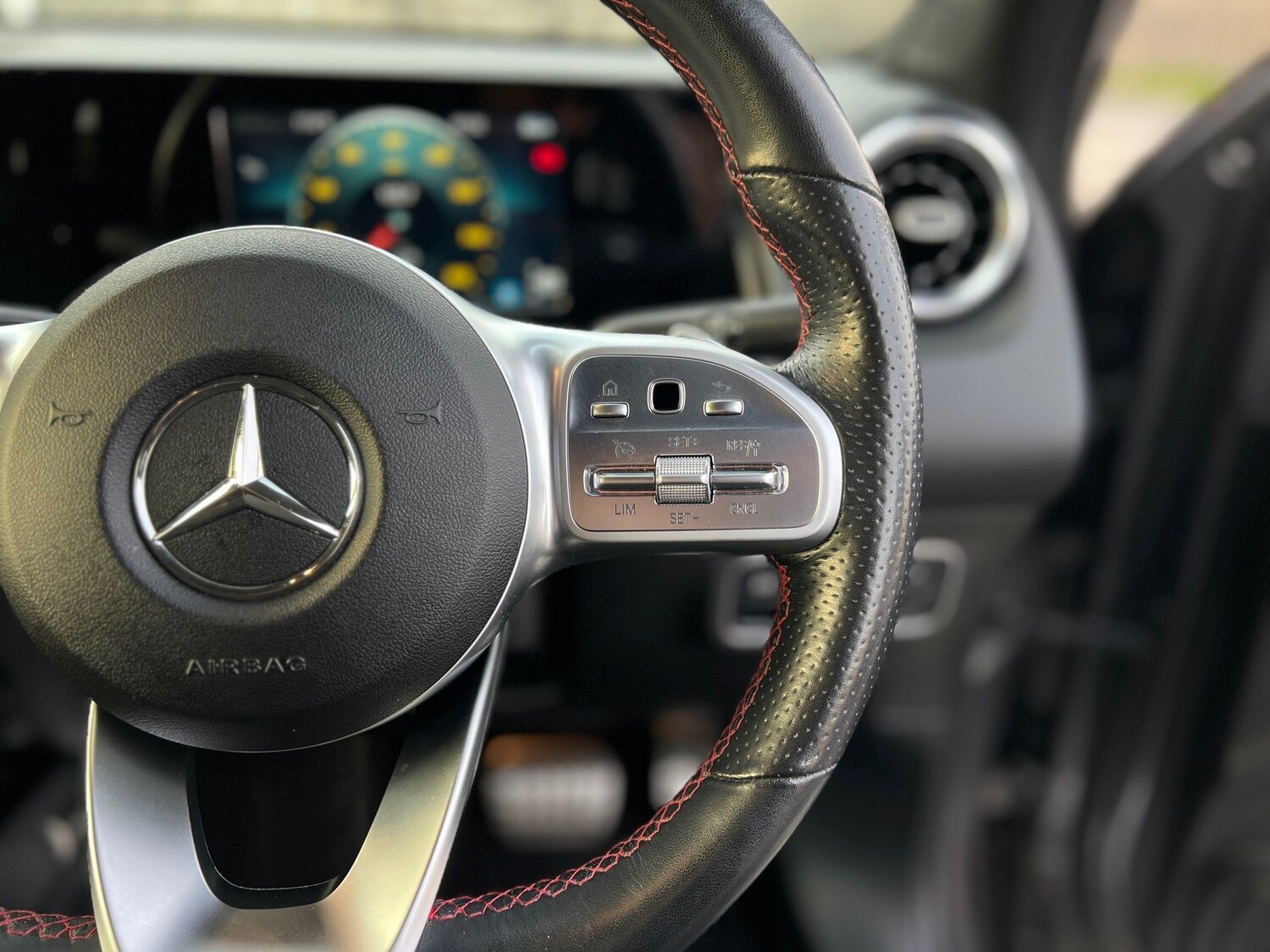 Used Mercedes-Benz GLB 2020 for sale - 76551887: Photo 31