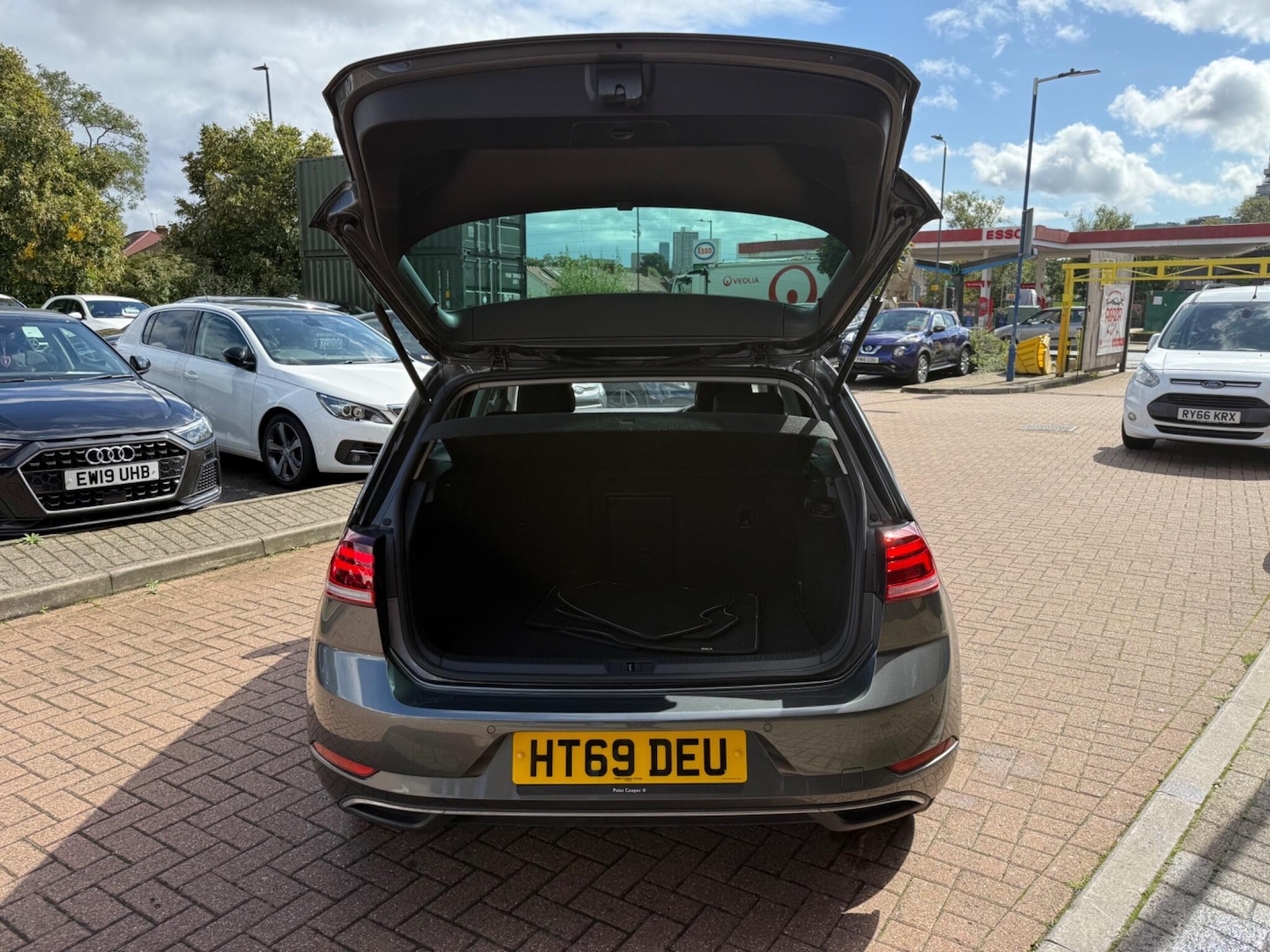 Used Volkswagen Golf 2020 for sale - 76551926: Photo 12