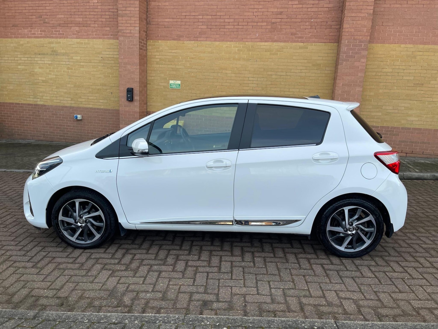 Used Toyota Yaris 2017 for sale - 77131968: Photo 10