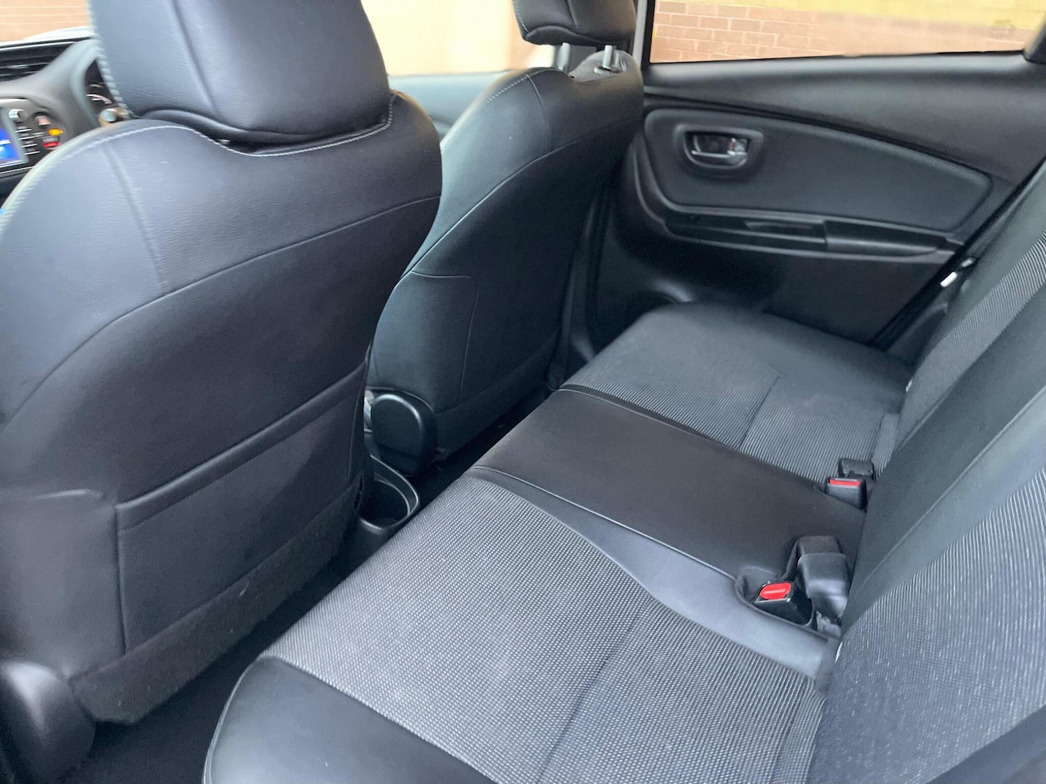 Used Toyota Yaris 2017 for sale - 77131968: Photo 23