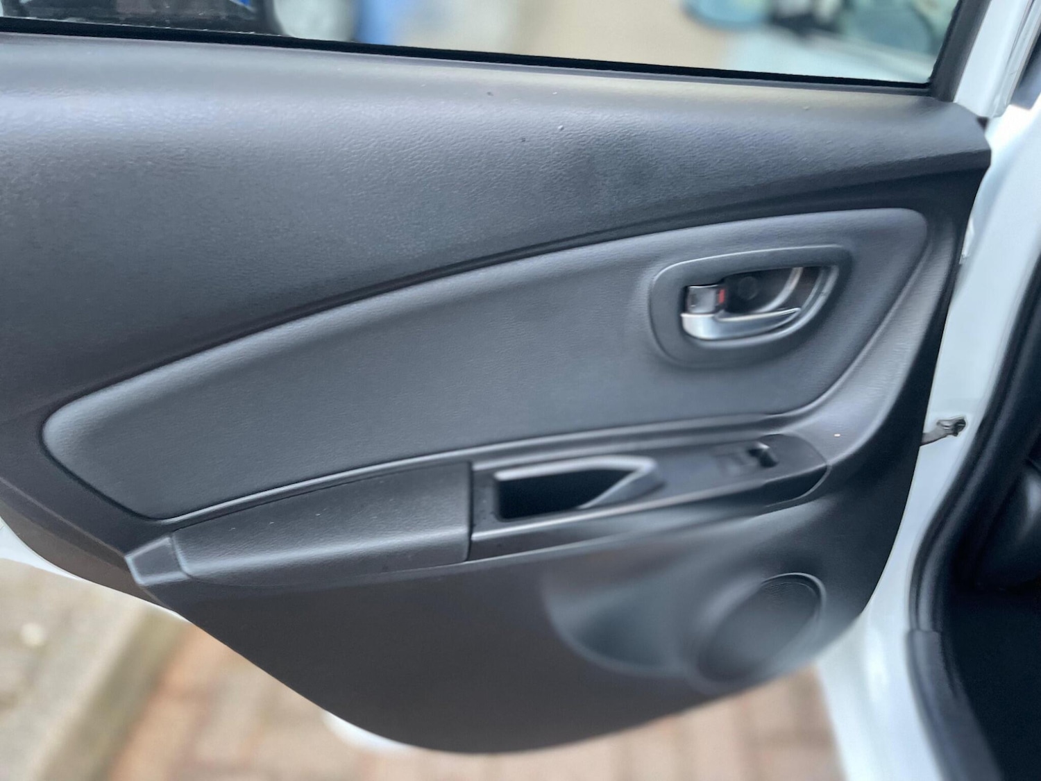 Used Toyota Yaris 2017 for sale - 77131968: Photo 32