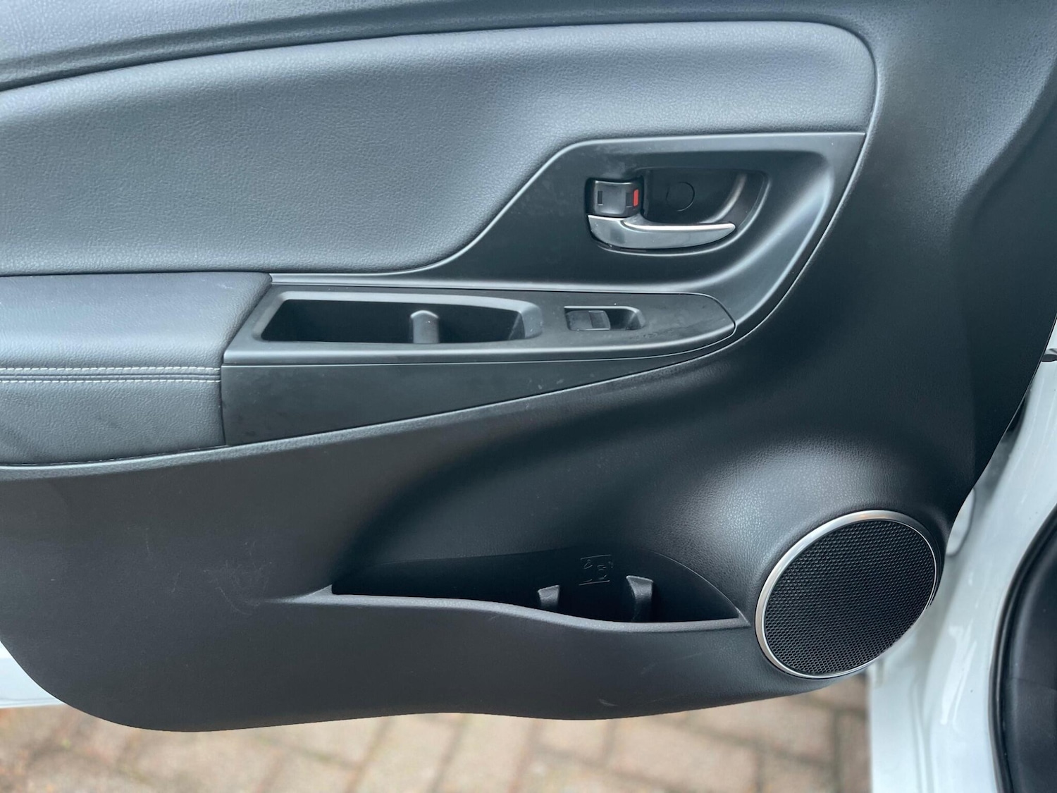 Used Toyota Yaris 2017 for sale - 77131968: Photo 33