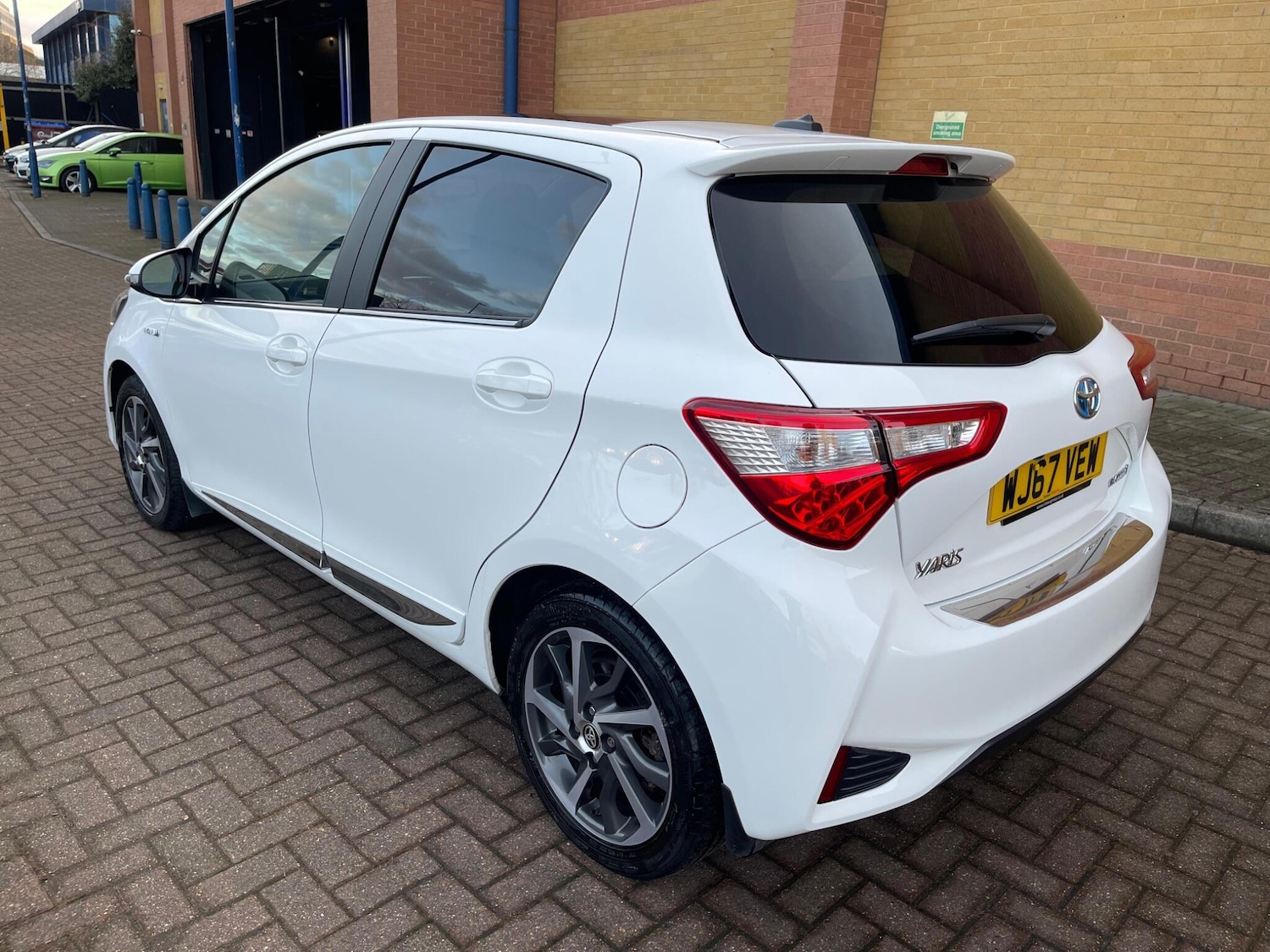 Used Toyota Yaris 2017 for sale - 77131968: Photo 4
