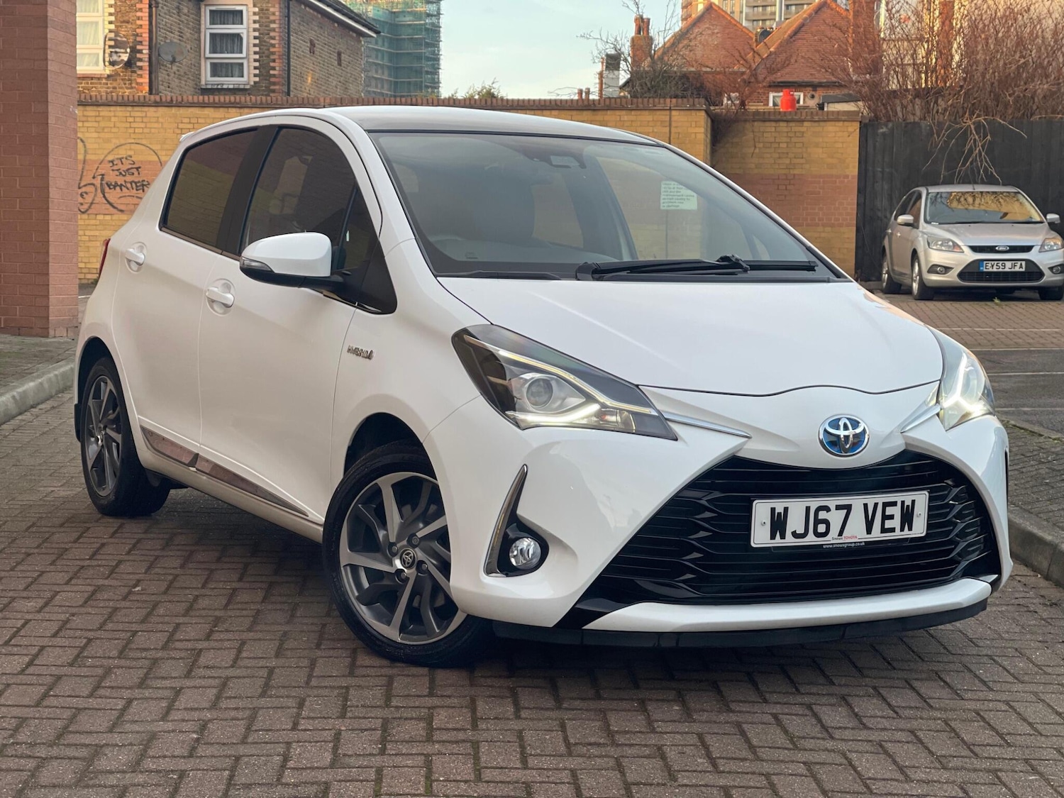 Used Toyota Yaris 2017 for sale - 77131968: Photo 5