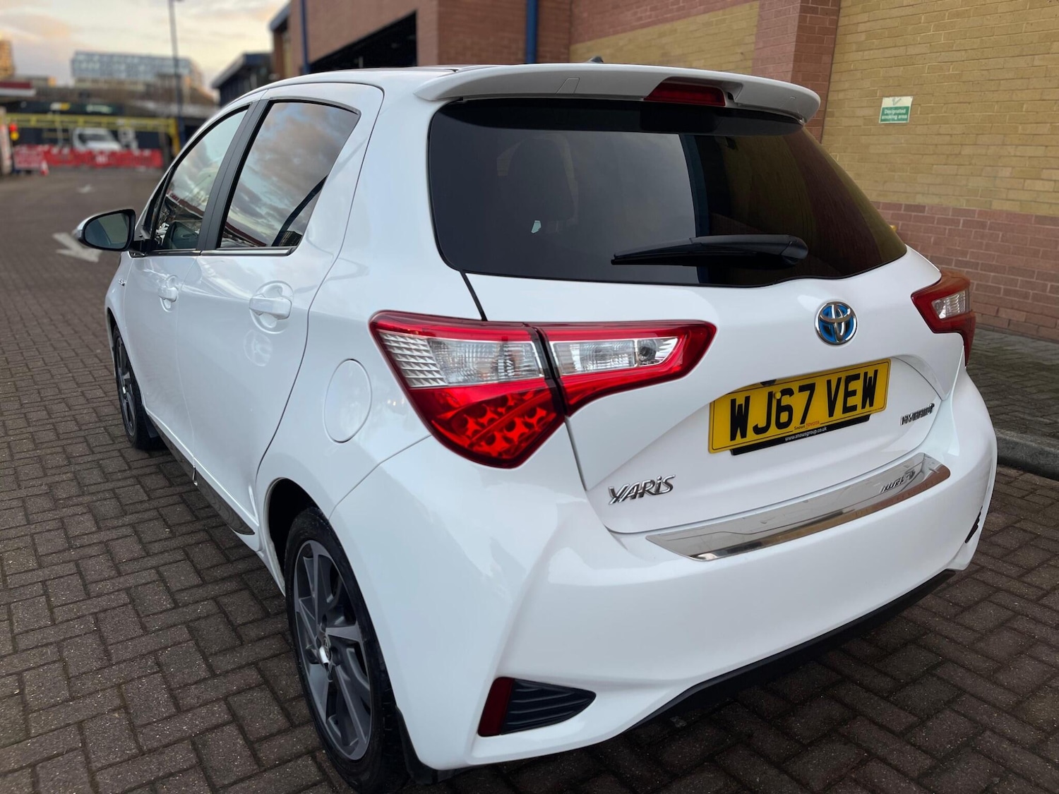 Used Toyota Yaris 2017 for sale - 77131968: Photo 9