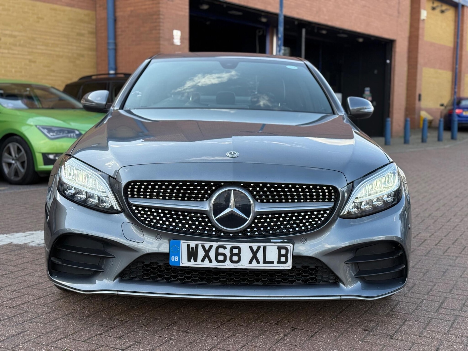Used Mercedes-Benz C Class 2018 for sale - 76551962: Photo 2