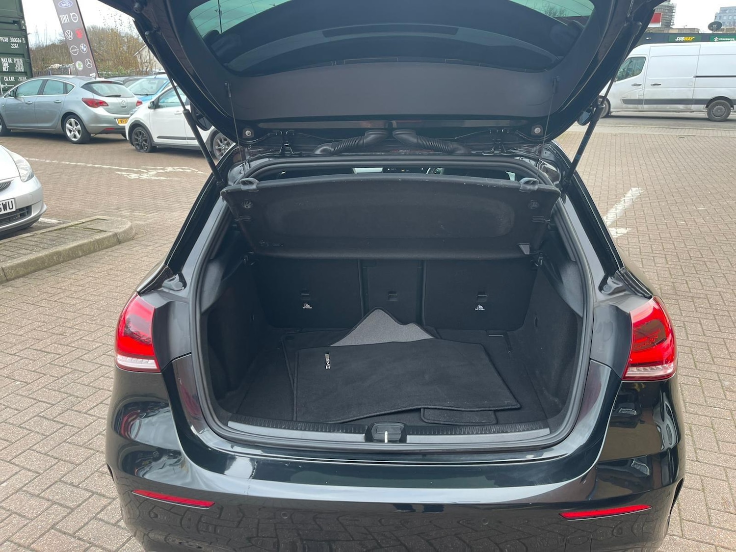 Used Mercedes-Benz A-Class 2018 for sale - 77400517: Photo 41