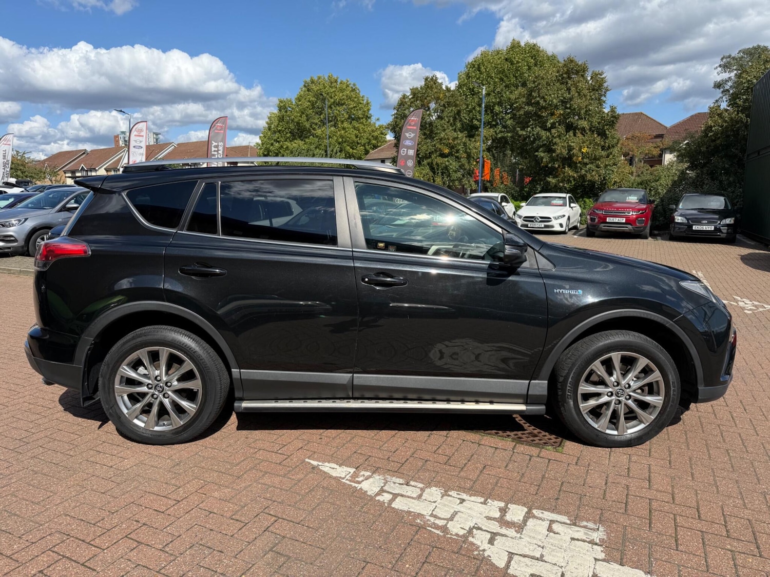 Used Toyota RAV4 2017 for sale - 76996531: Photo 15