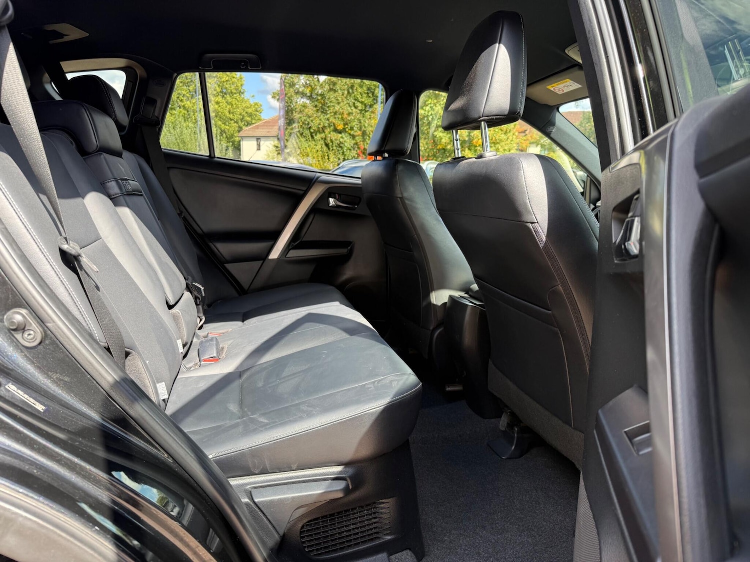 Used Toyota RAV4 2017 for sale - 76996531: Photo 21