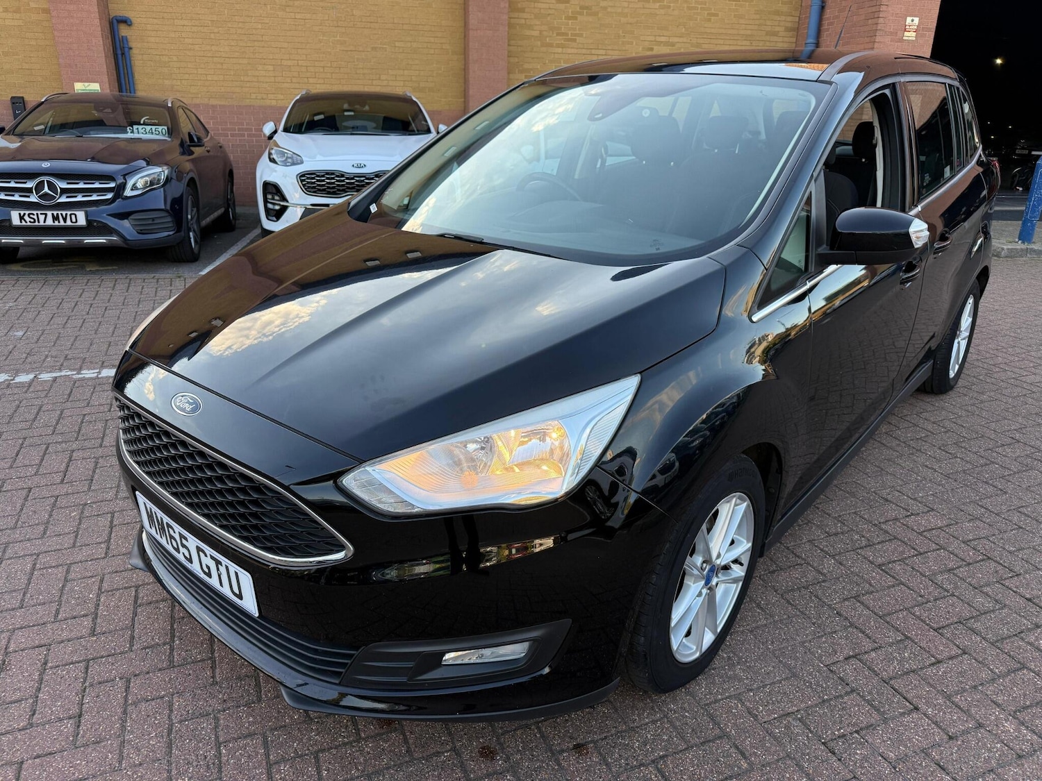 Used Ford Grand C-Max 2015 for sale - 76326099: Photo 3