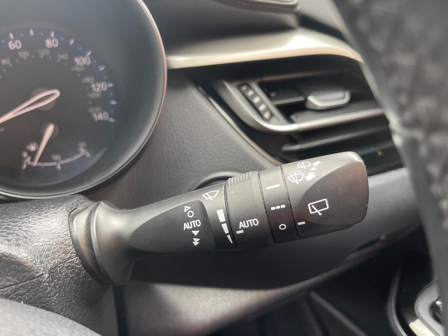 Used Toyota C-HR 2019 for sale - 78116012: Photo 33