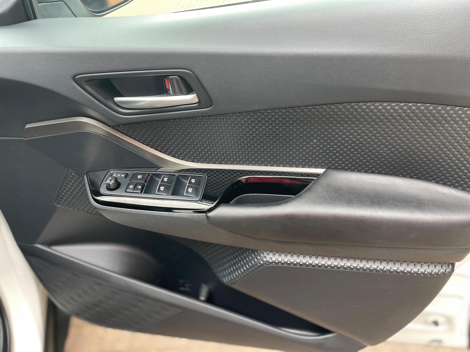 Used Toyota C-HR 2019 for sale - 78116012: Photo 37