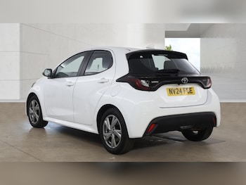 Used Toyota Yaris 2024 for sale - 79158995: Photo