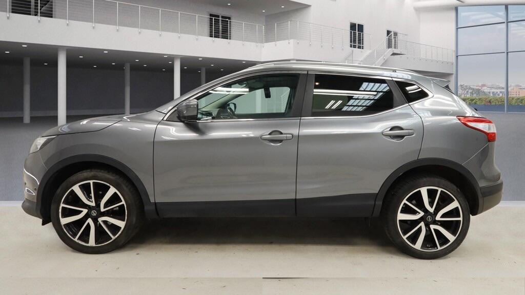 Used Nissan Qashqai 2016 for sale - 77982577: Photo 11