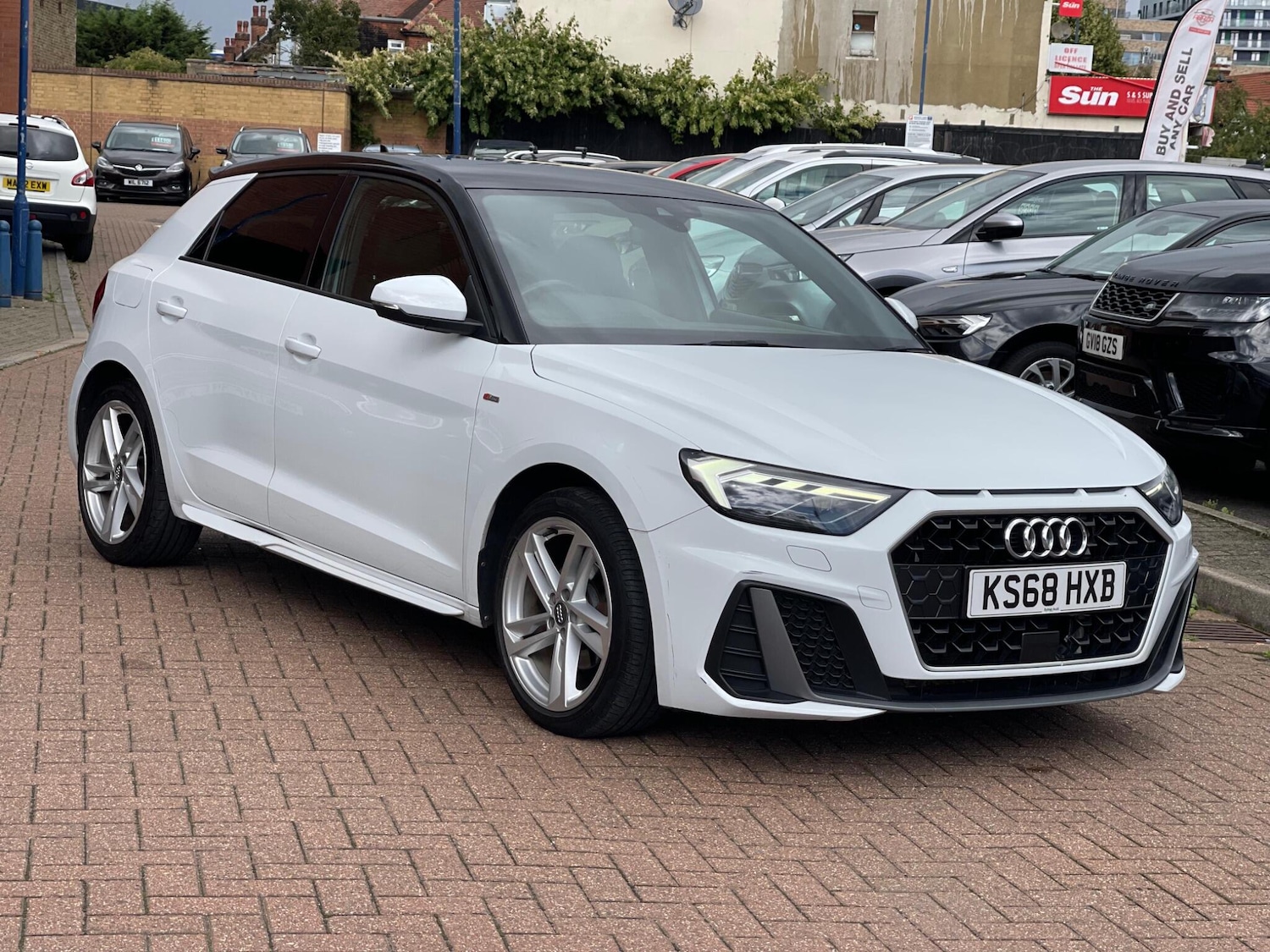 Used Audi A1 2018 for sale - 76551932: Photo 2