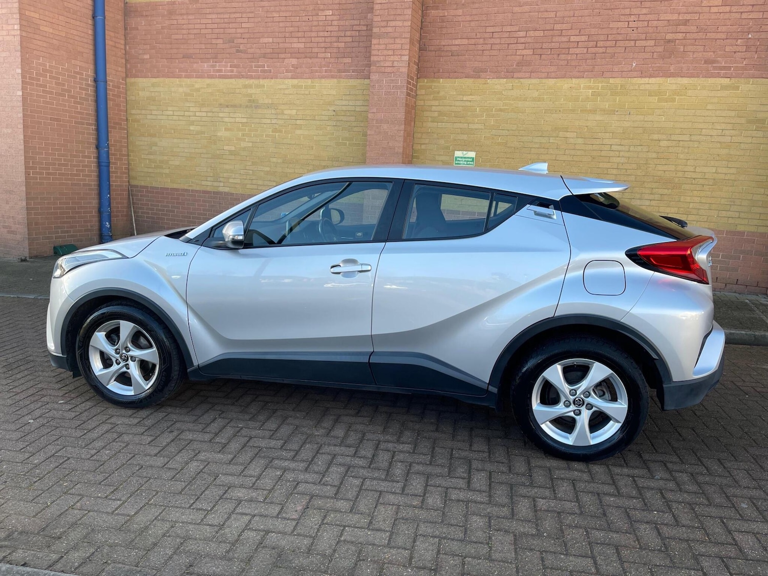 Used Toyota C-HR 2018 for sale - 77119813: Photo 11
