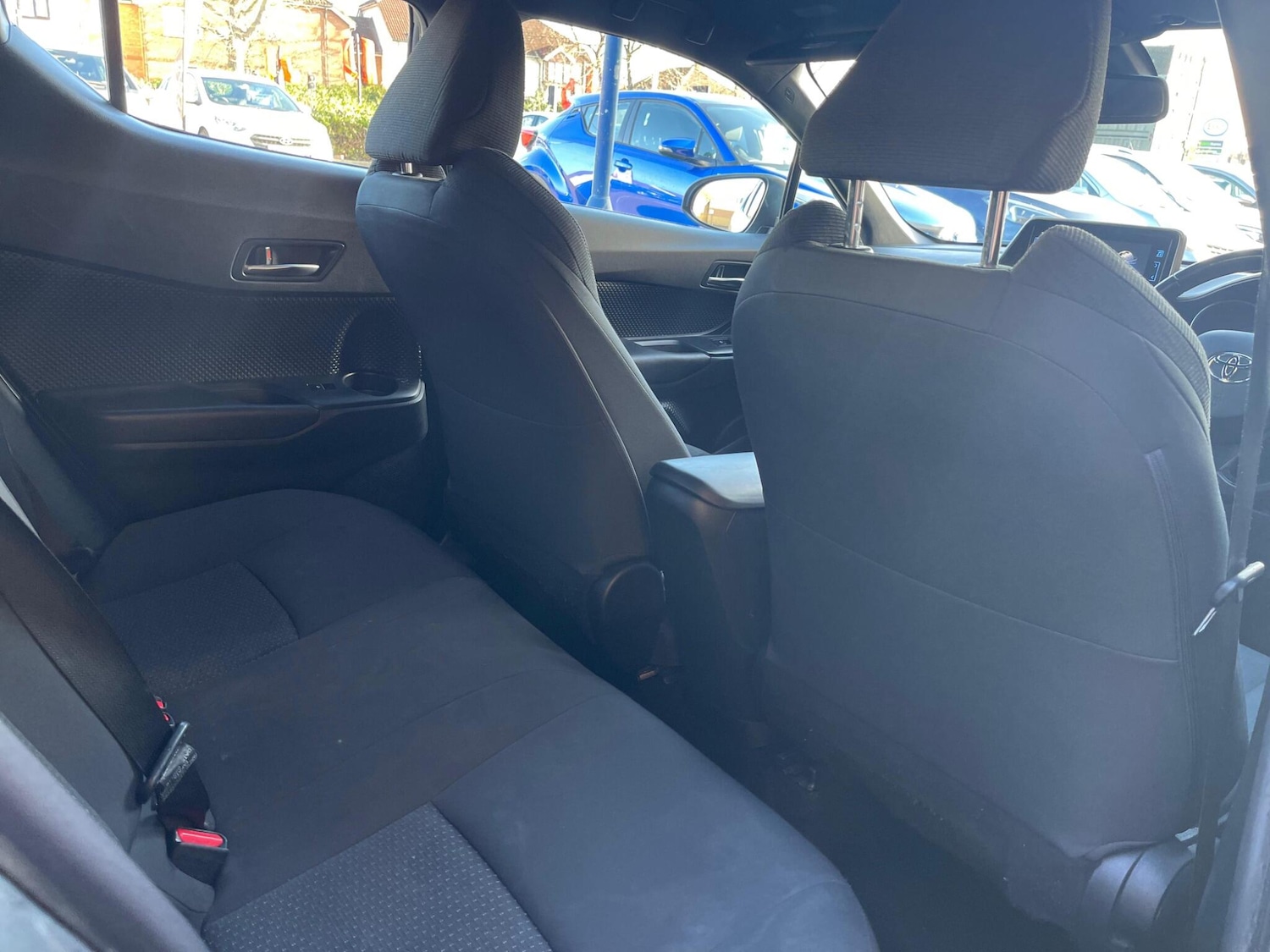 Used Toyota C-HR 2018 for sale - 77119813: Photo 24