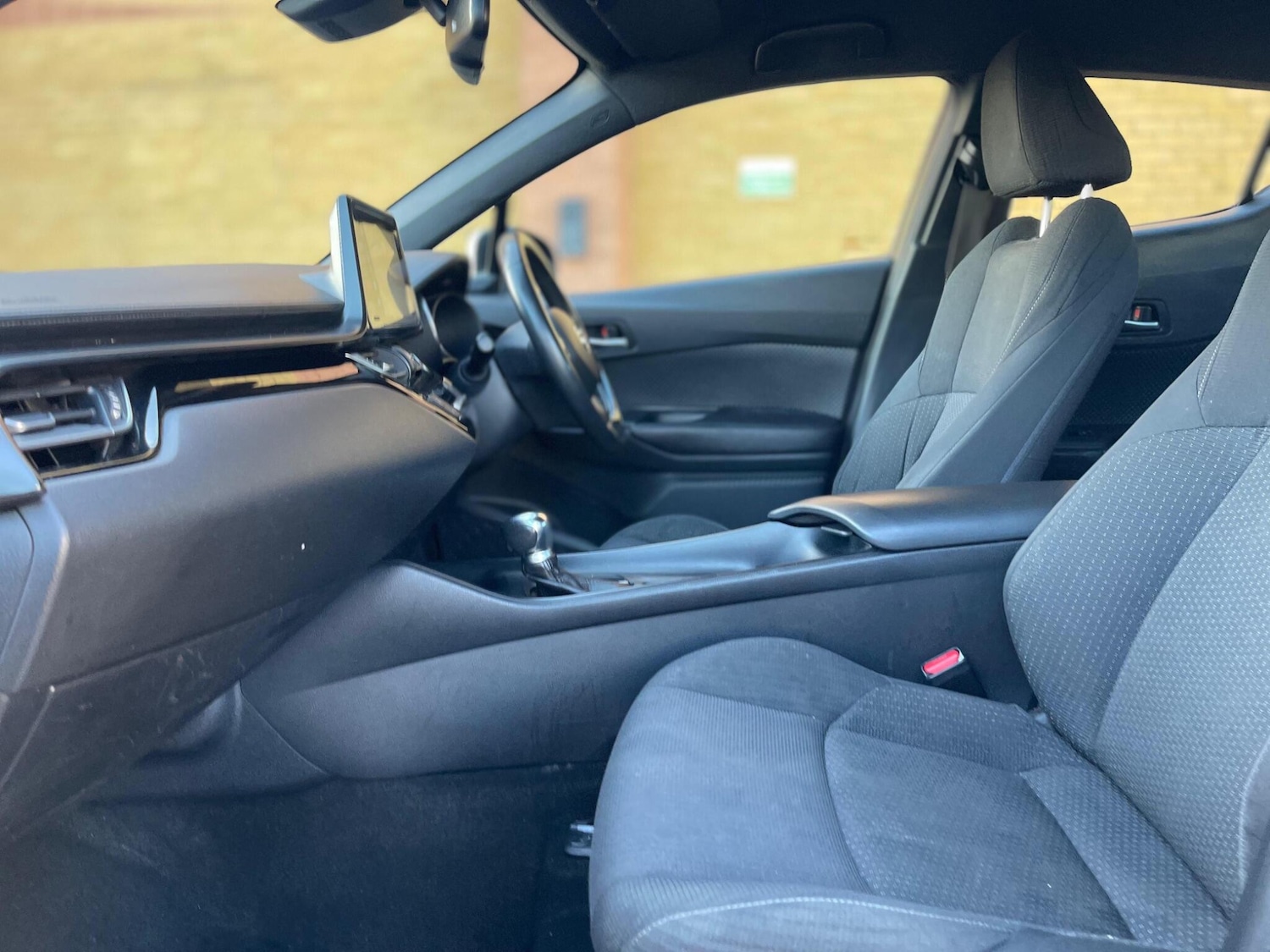 Used Toyota C-HR 2018 for sale - 77119813: Photo 47