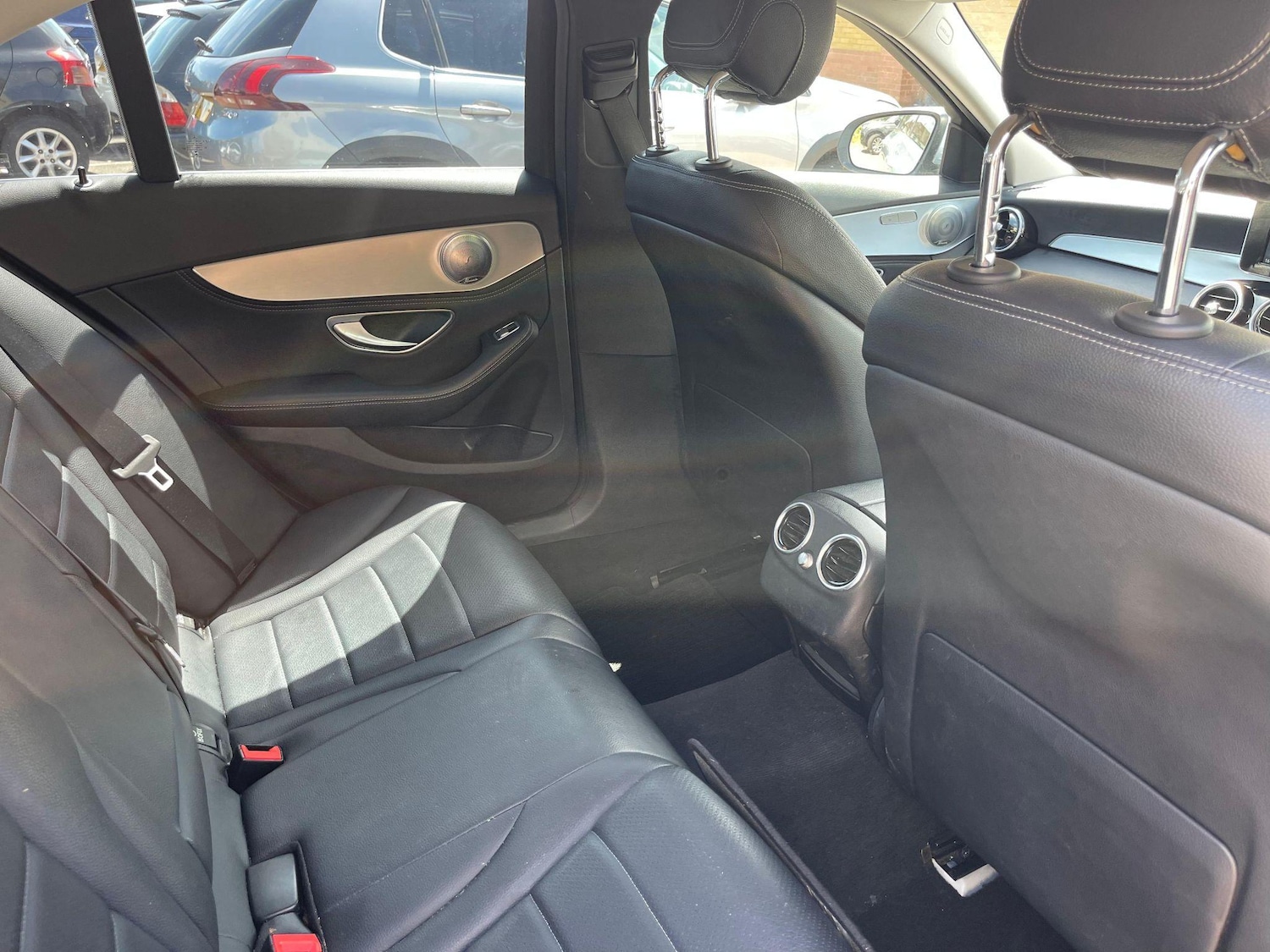 Used Mercedes-Benz C Class 2015 for sale - 76551883: Photo 23