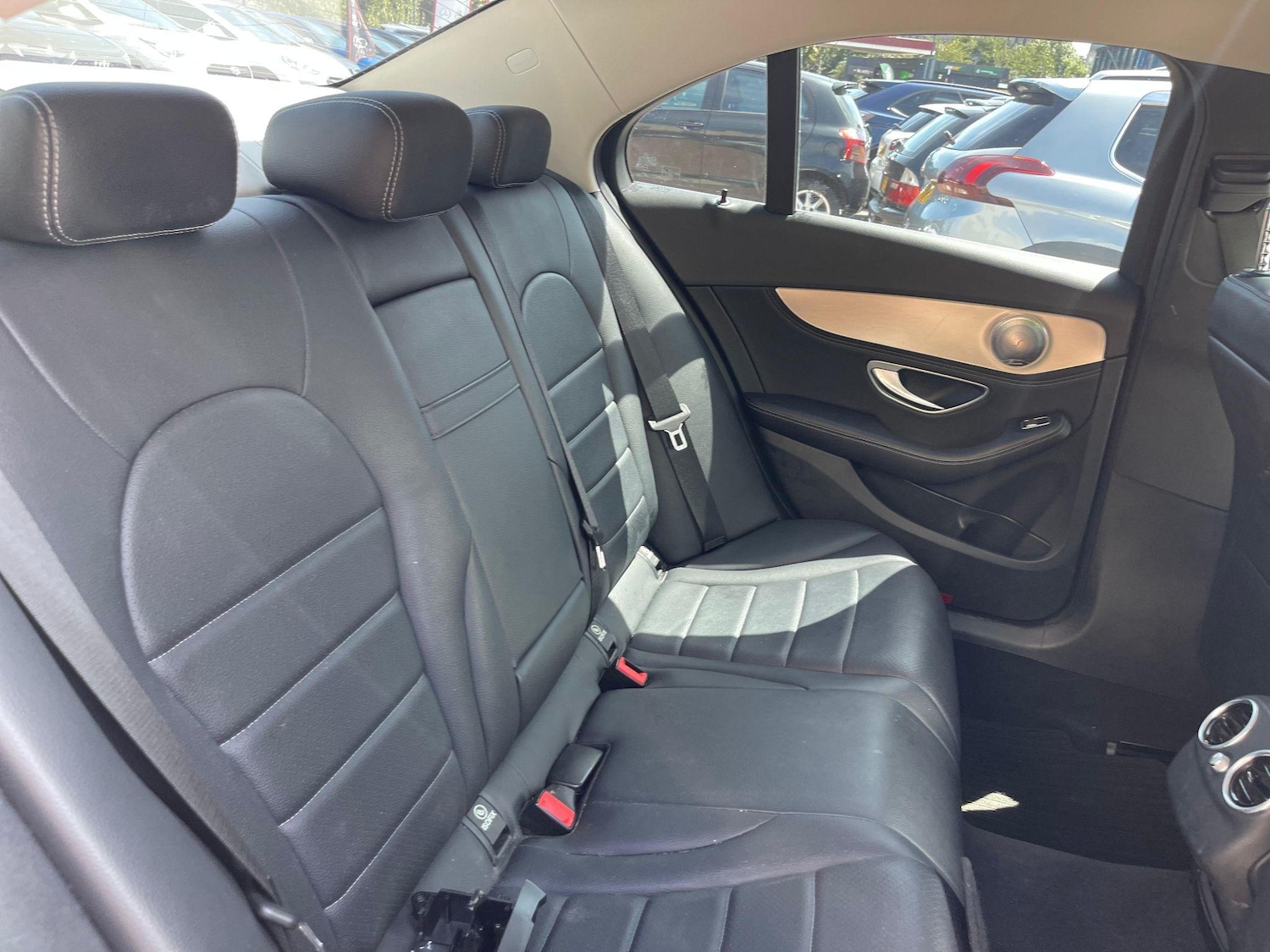 Used Mercedes-Benz C Class 2015 for sale - 76551883: Photo 25