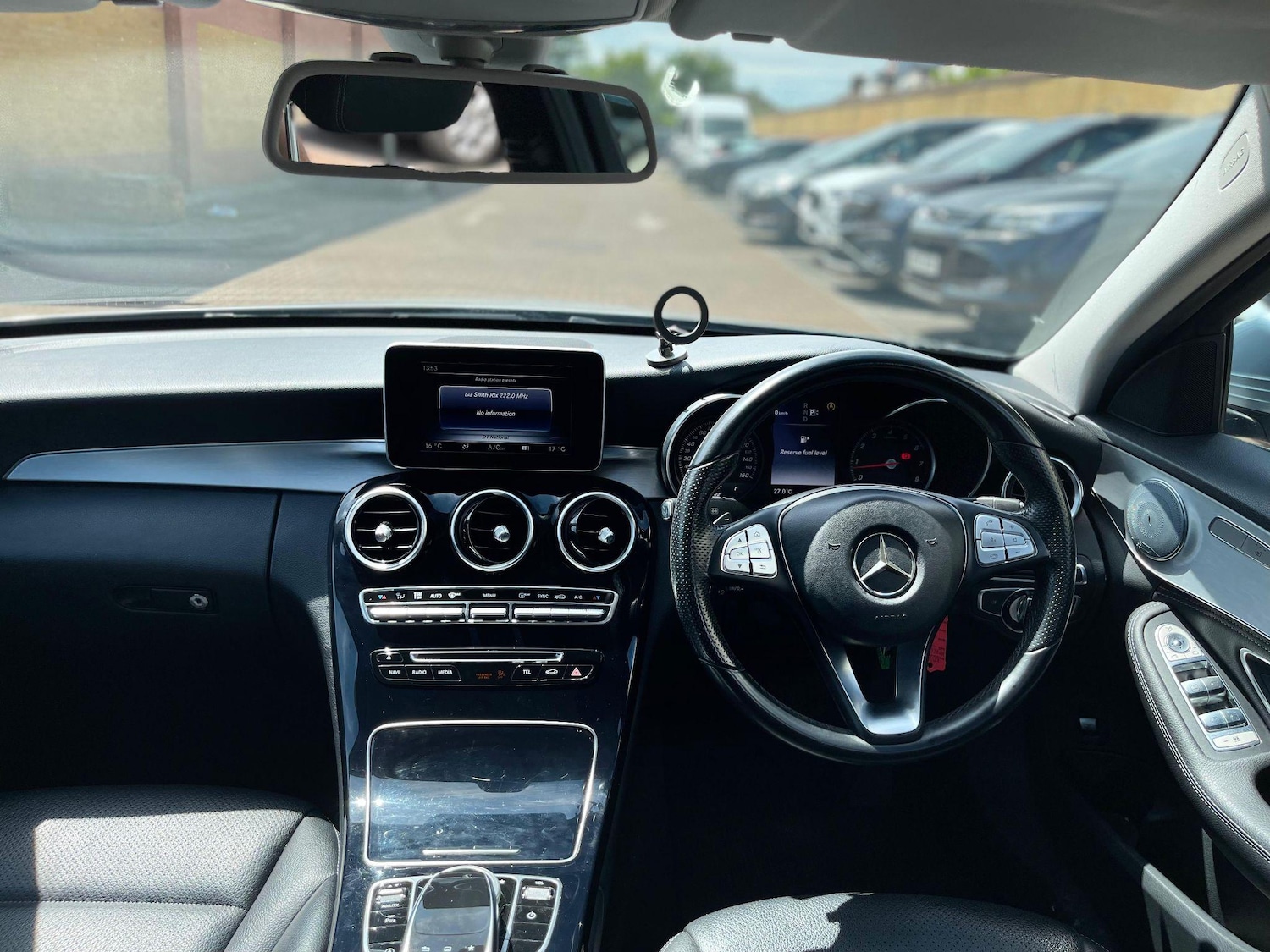 Used Mercedes-Benz C Class 2015 for sale - 76551883: Photo 5