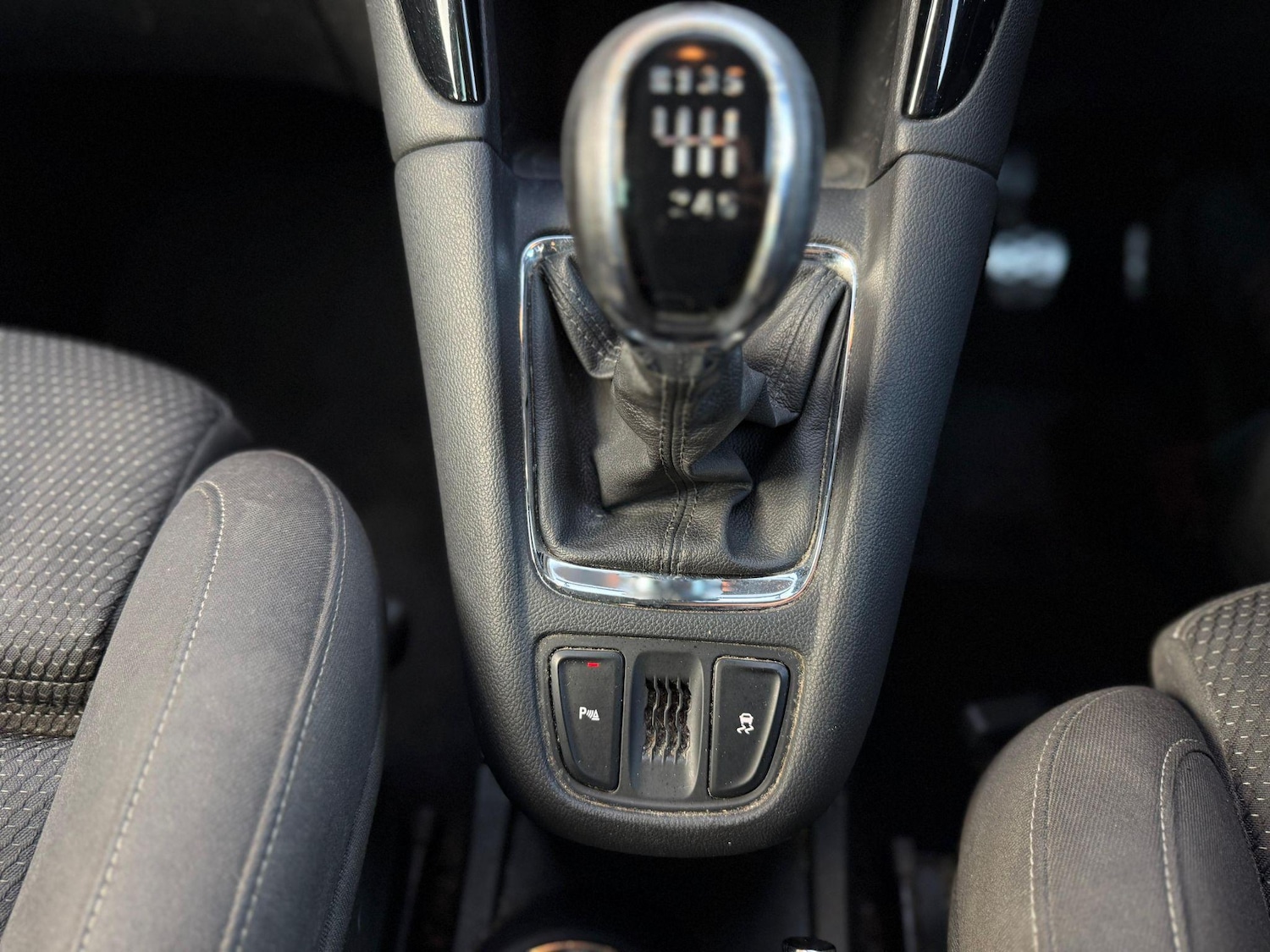 Used Vauxhall Zafira Tourer 2015 for sale - 76326031: Photo 22
