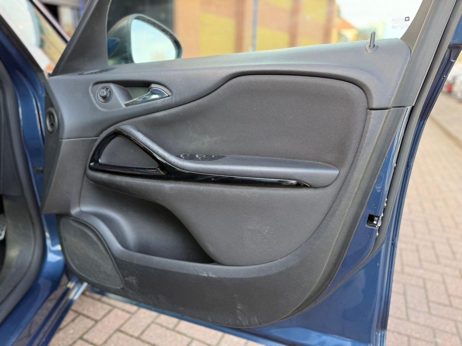 Used Vauxhall Zafira Tourer 2015 for sale - 76326031: Photo 9