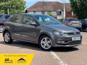 Used Volkswagen Polo 2016 for sale - 76551931: Photo