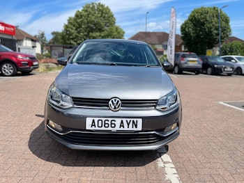 Used Volkswagen Polo 2016 for sale - 76551931: Photo