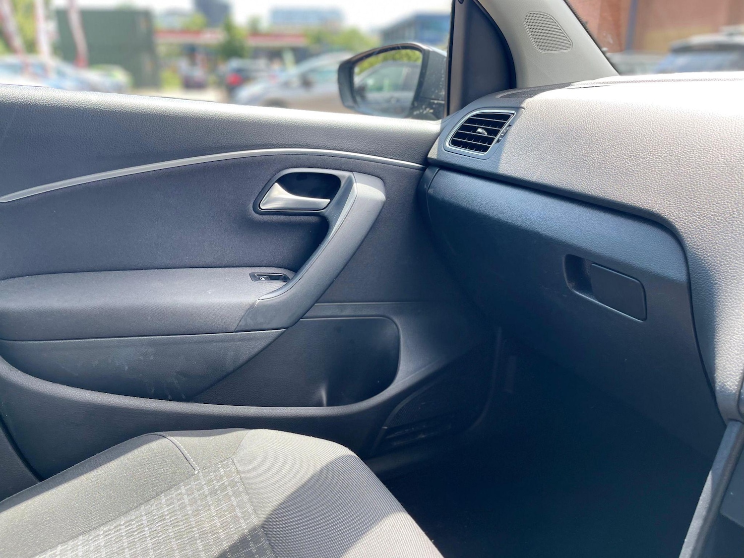 Used Volkswagen Polo 2016 for sale - 76551931: Photo 33