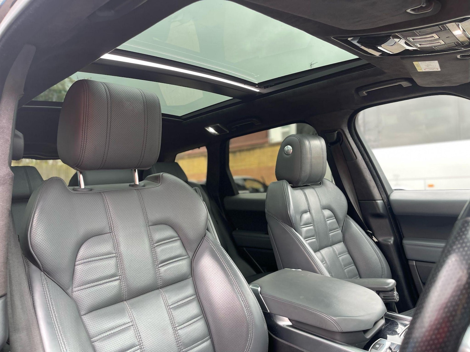 Used Land Rover Range Rover Sport 2017 for sale - 76551908: Photo 24