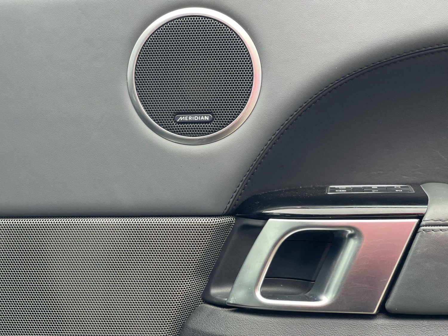 Used Land Rover Range Rover Sport 2017 for sale - 76551908: Photo 32