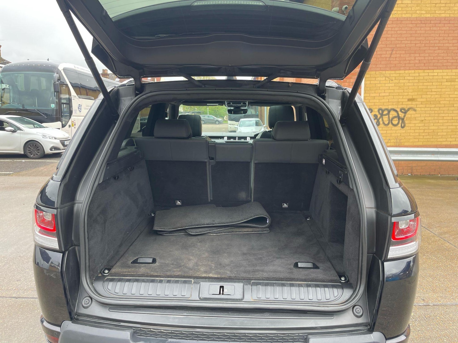 Used Land Rover Range Rover Sport 2017 for sale - 76551908: Photo 60