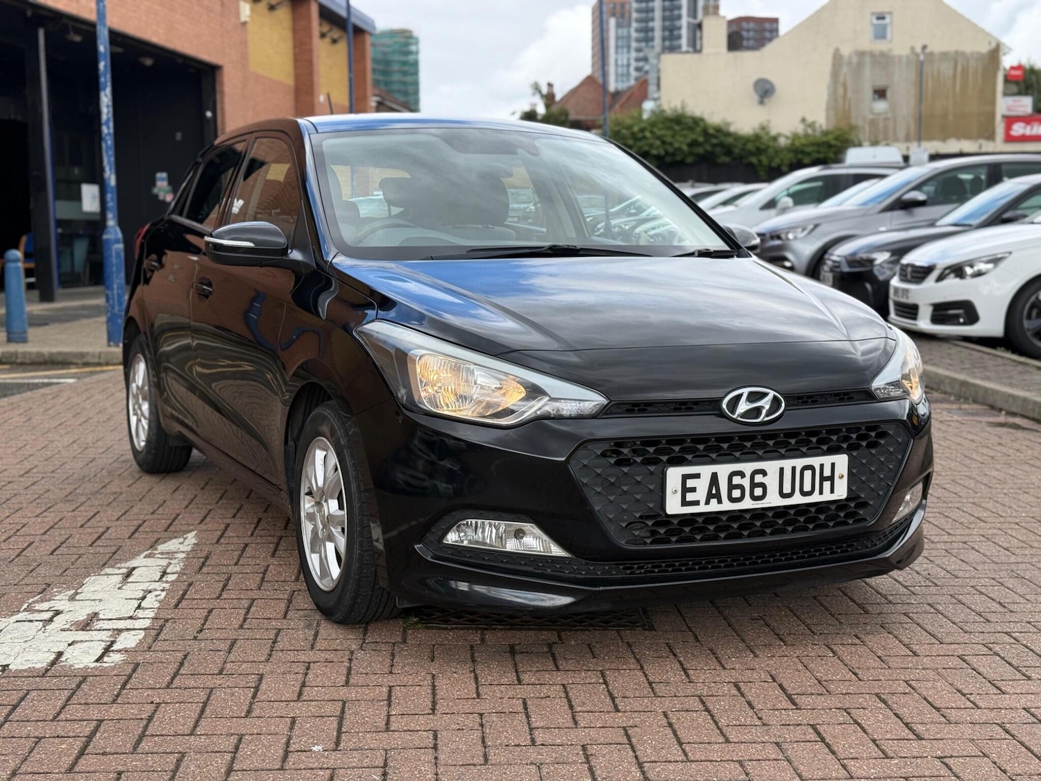 Used Hyundai i20 2016 for sale - 76993188: Photo 2