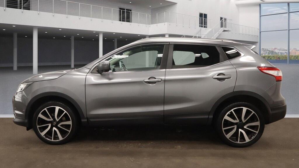 Used Nissan Qashqai 2017 for sale - 77838998: Photo 4