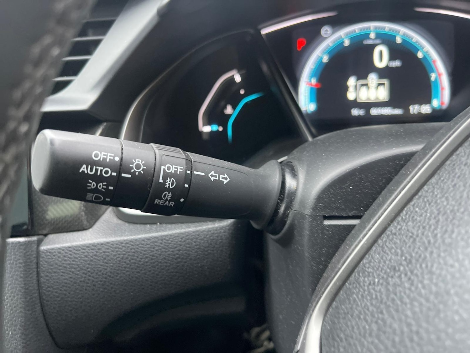 Used Honda Civic 2018 for sale - 76551866: Photo 27