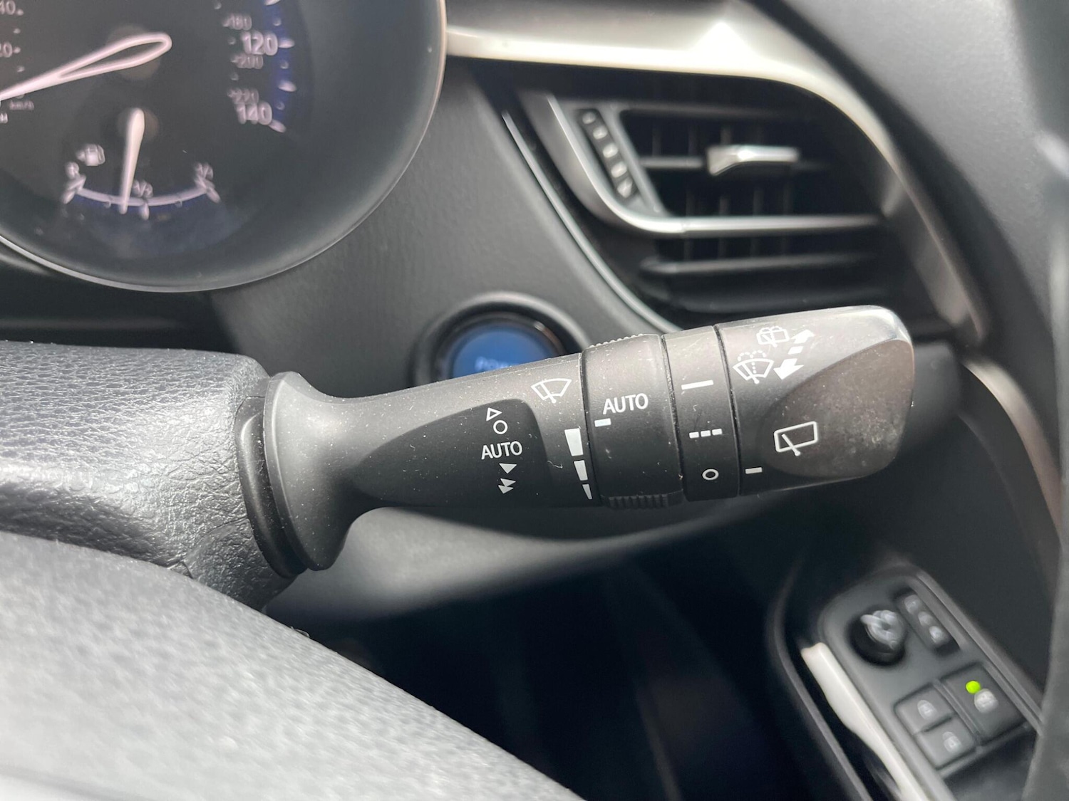 Used Toyota C-HR 2020 for sale - 76551888: Photo 24