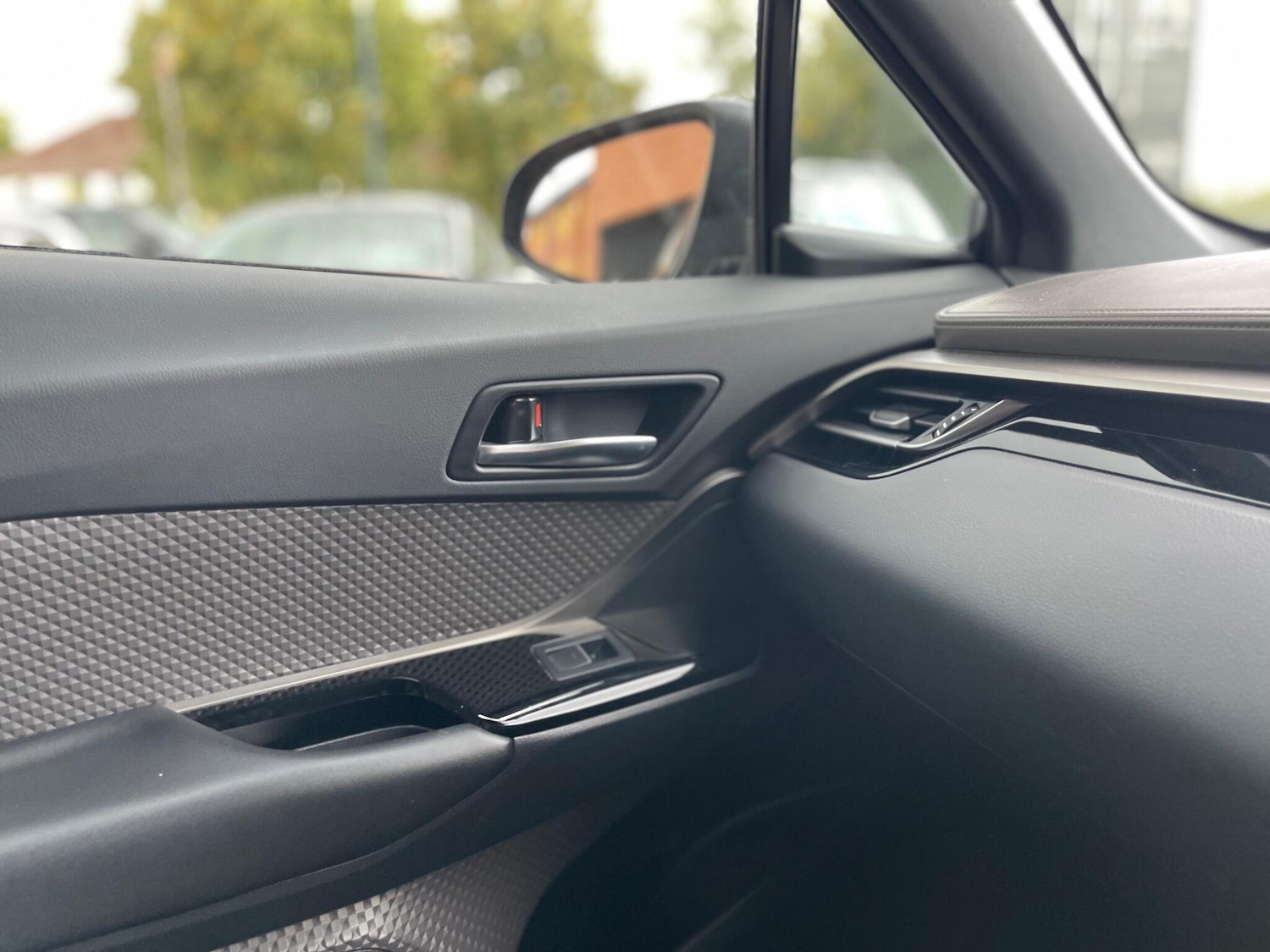 Used Toyota C-HR 2020 for sale - 76551888: Photo 33