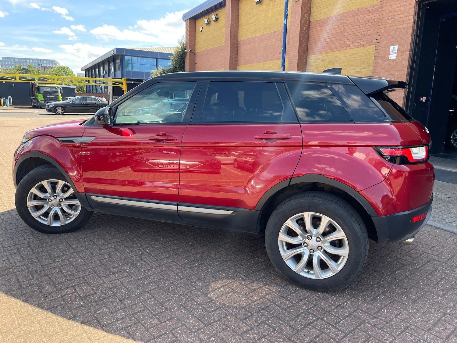 Used Land Rover Range Rover Evoque 2017 for sale - 76551901: Photo 4