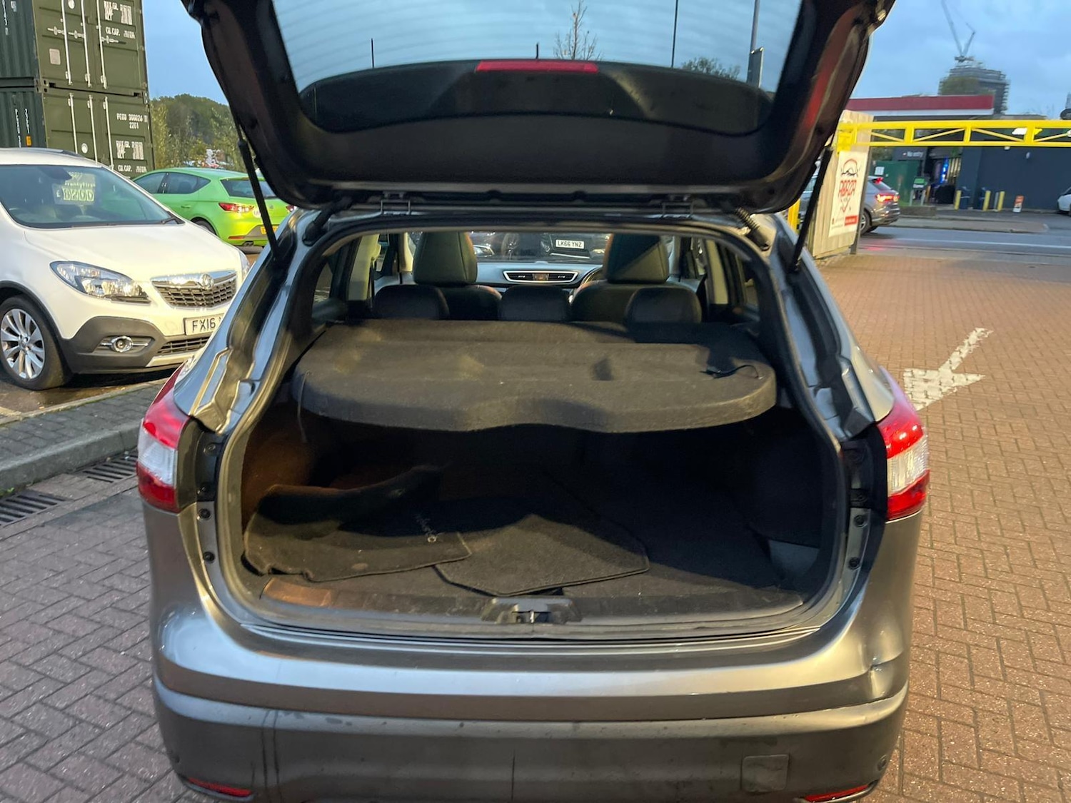 Used Nissan Qashqai 2015 for sale - 76551946: Photo 16